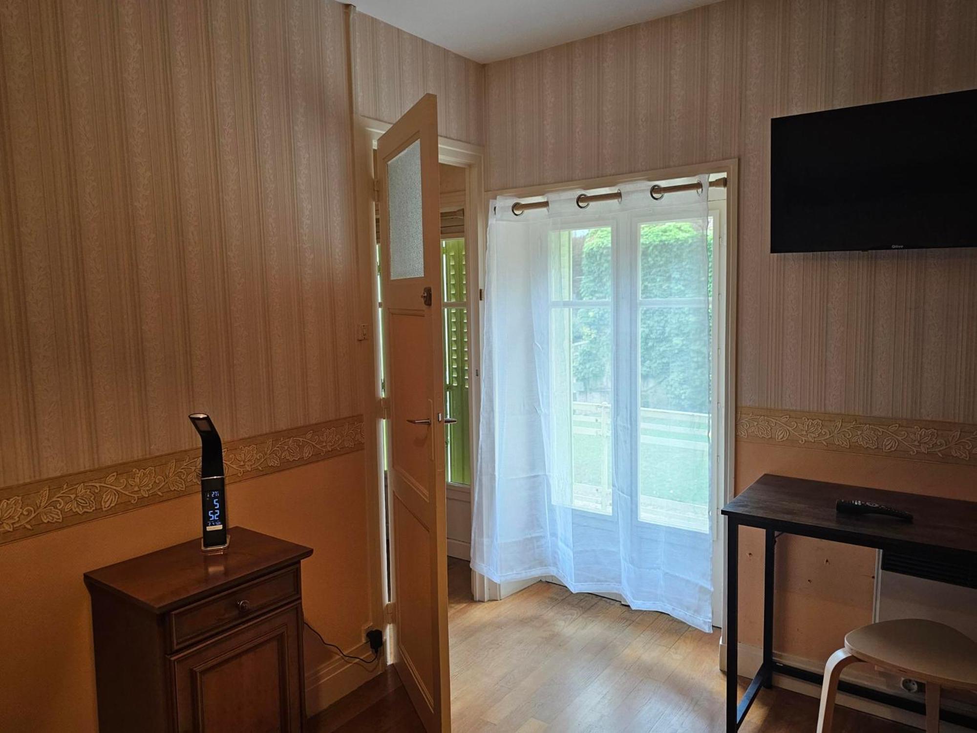 Chambres D'Hotes Les Frerots Lurcy-le-Bourg Exterior photo