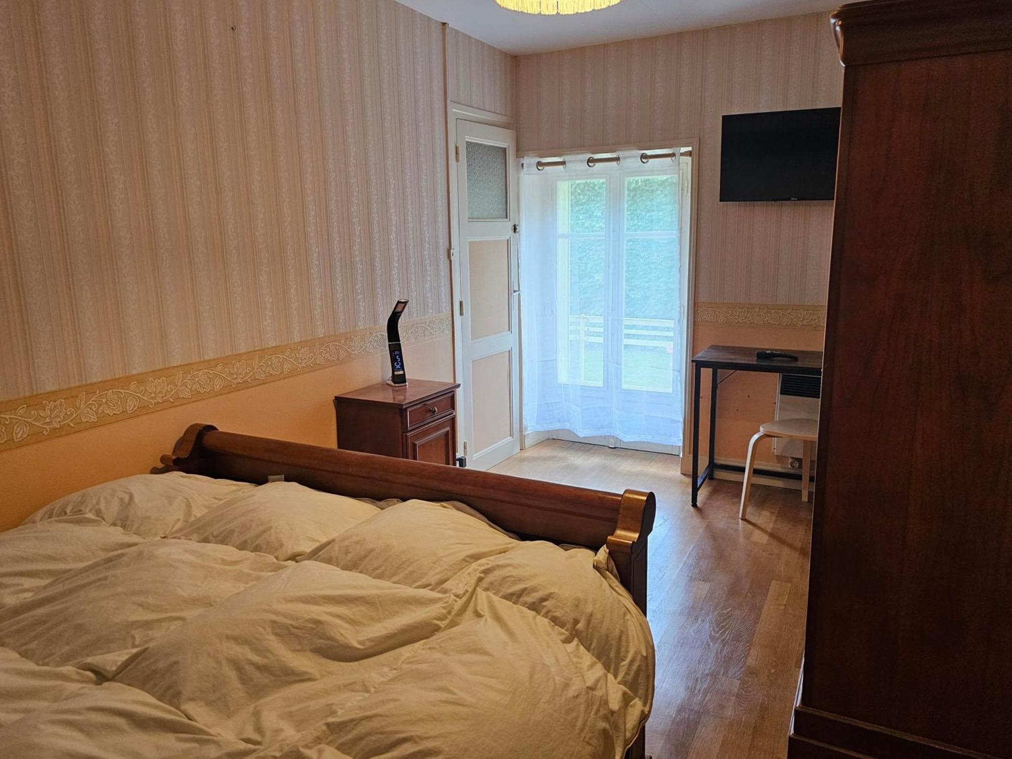 Chambres D'Hotes Les Frerots Lurcy-le-Bourg Exterior photo